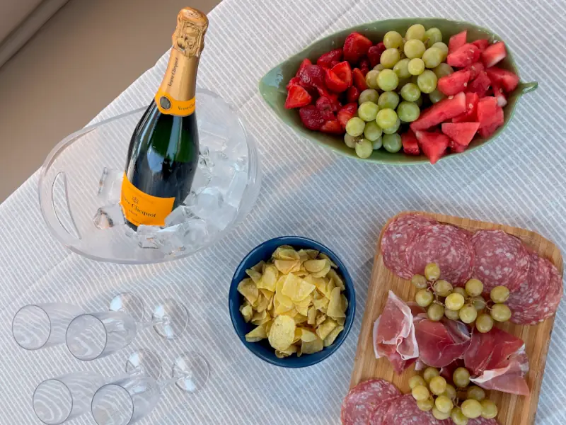 Food and drinks on board